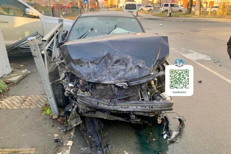 Последствия ДТП в Южно-Сахалинске УГИБДД УМВД России по Сахалинской области