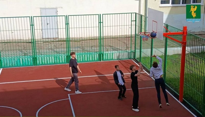 Современную спортплощадку открыли в лицее №1 Ангарска Тг-канал (18+) мэра АГО Сергея Петрова