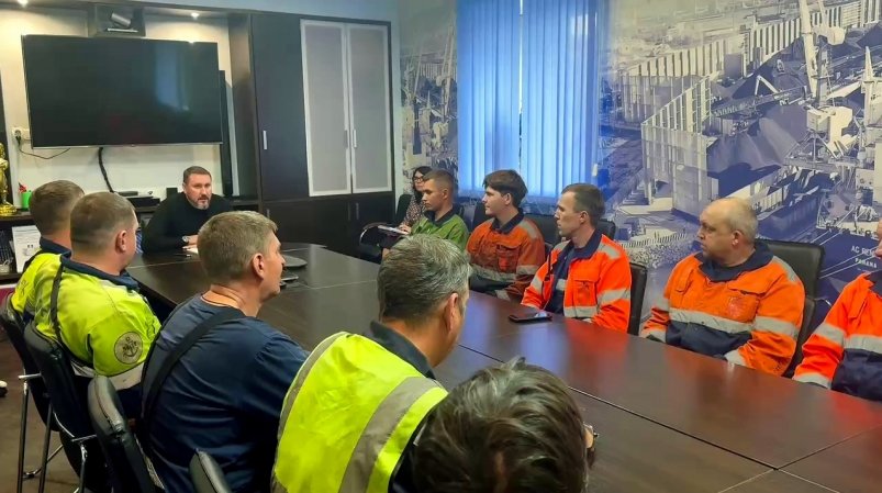 Встреча Игоря Кукунина с сотрудниками Малого порта пресс-служба Малого порта