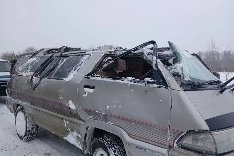 В Тымовском районе зажало человека в перевернувшемся микроавтобусе пресс-служба Агентства ГО, ЧС и ПБ