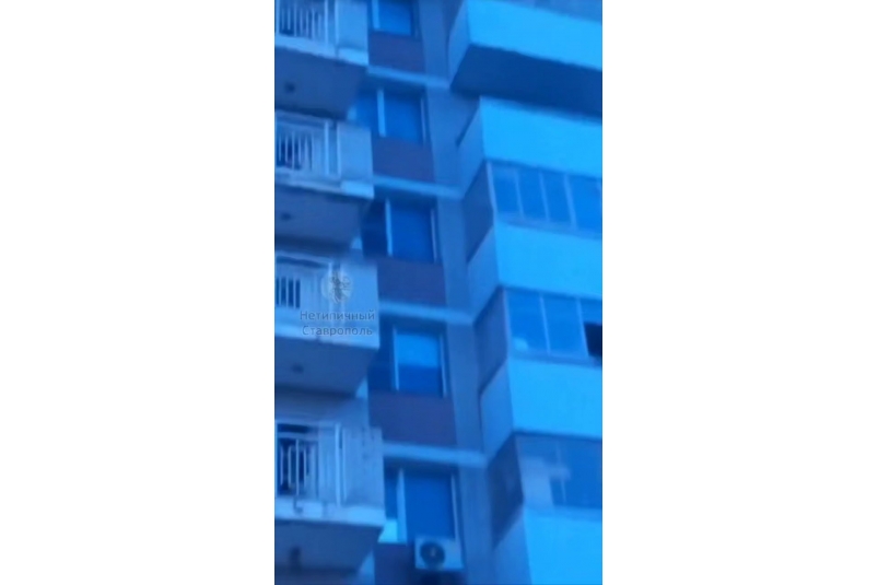 Мужчина выпал из окна из многоэтажки на Южном обходе Ставрополя телеграм-канал (18+) "Нетипичный Ставрополь"