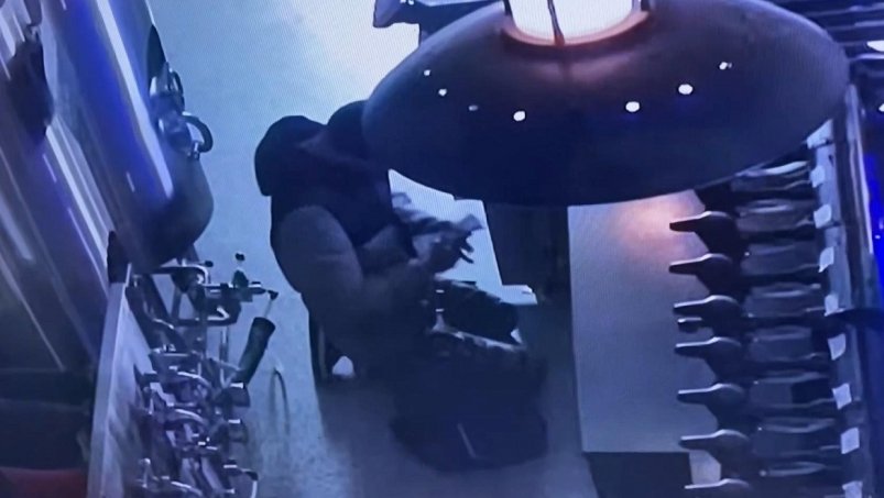 В Южно-Сахалинске задержали мужчину, обокравшего несколько магазинов и кафе пресс-служба УМВД России по Сахалинской области