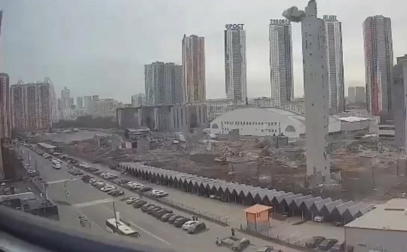 Снос комплекса Скриншот видео из соцсетей