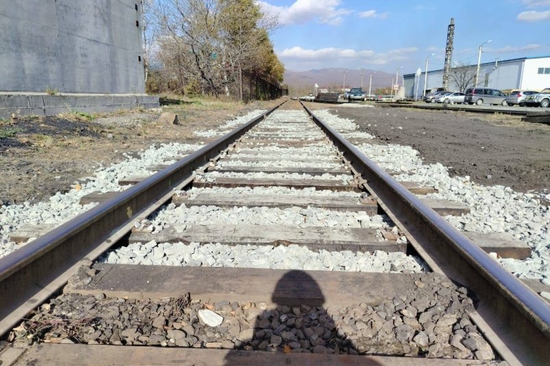 Малый порт заменил 230 шпал в 2025 году пресс-служба Малого порта