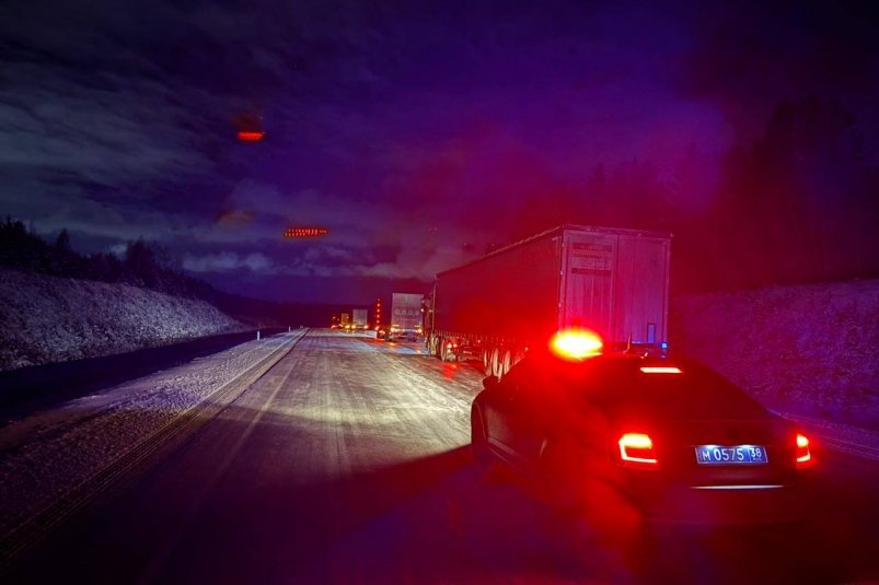 Движение автобусов и большегрузов ограничили на участке трассы в Иркутском районе Телеграм-канал (18+) "Госавтоинспекция Иркутска"