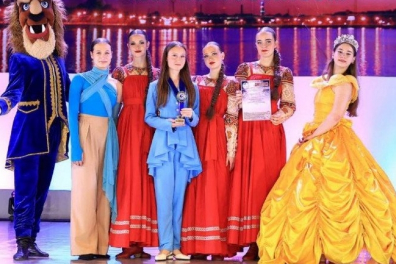 Елизовский "Фейерверк" завоевал Гран-при в Петербурге Пресс-служба ЕМО