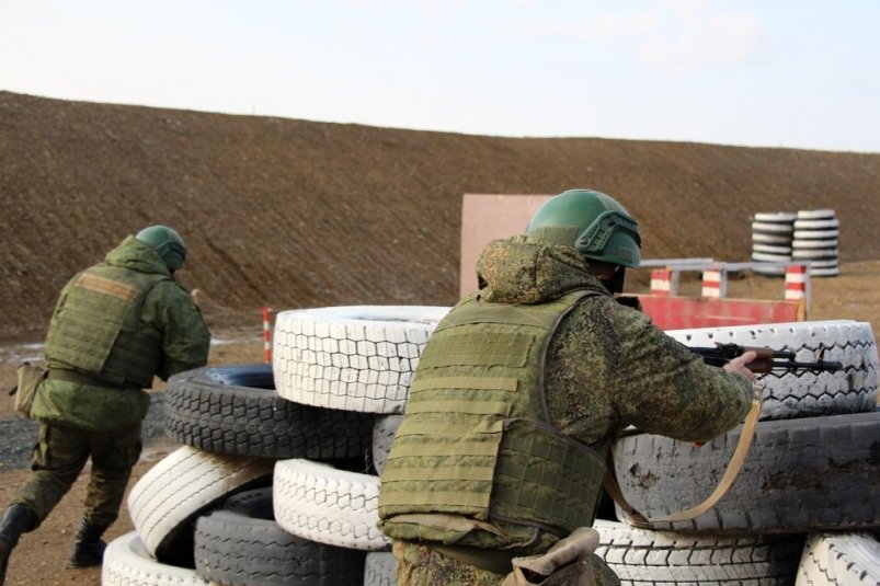 Армейскую тактическую стрельбу в боевых двойках осваивают сахалинские военнослужащие пресс-служба Восточного военного округа