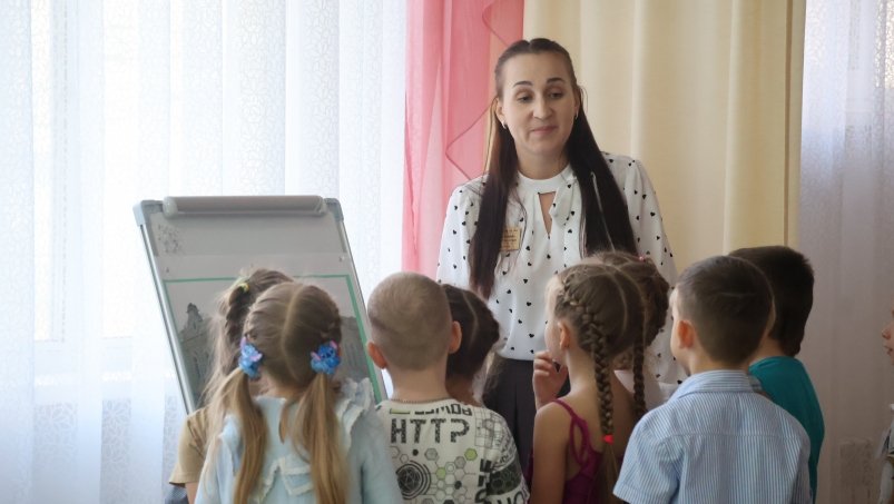 Пример занятия по изучению города провел воспитатель подготовительной группы Анна Маринец, ИА UssurMedia