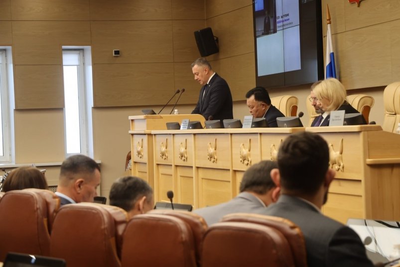 Депутаты Заксобрания Приангарья приняли в первом чтении проект бюджета на три года Юлия Ушакова, ИА IrkutskMedia