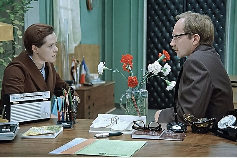 Людмила Прокофьевна и Новосельцев Кадр из фильма "Служебный роман" (6+)