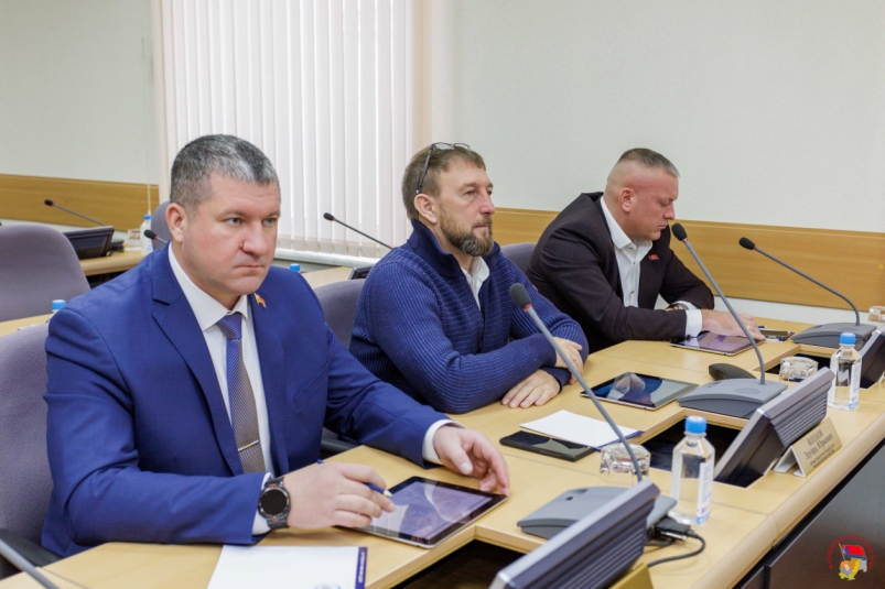 В Магаданской областной Думе состоялось заседание комитета по социальной политике Источник