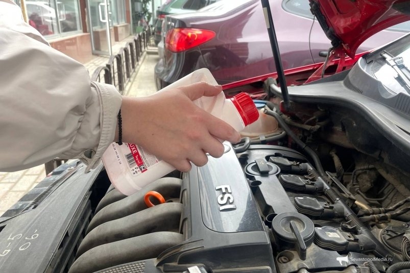 Вот сколько нужно хранить моторное масло - иначе убьет двигатель ИА SevastopolMedia