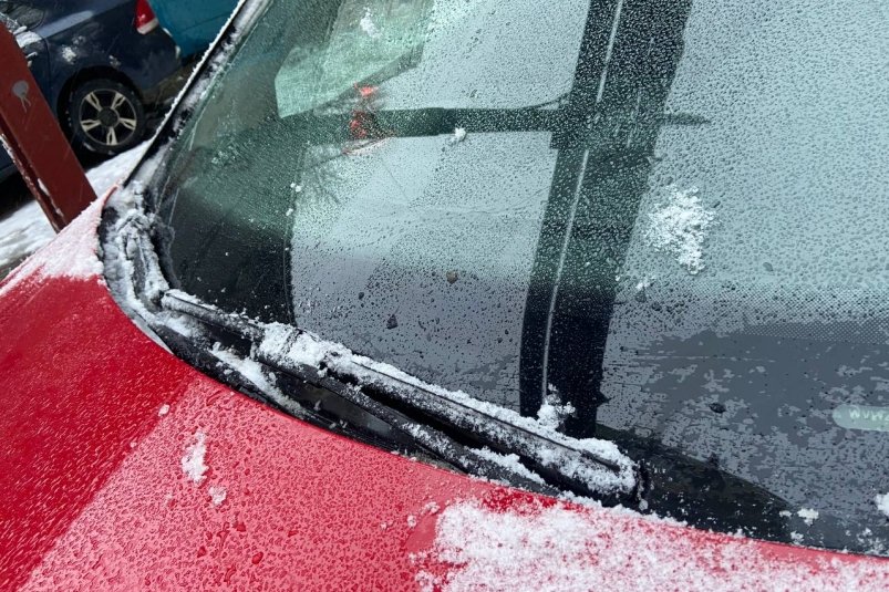 Всего 2 хитрости с дворниками, и они не прилипнут на морозе ИА KrasnodarMedia