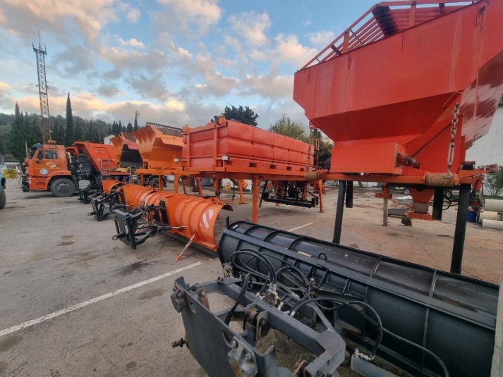 Спецтехника Соцсети главы администрации Алушты Галины Огневой