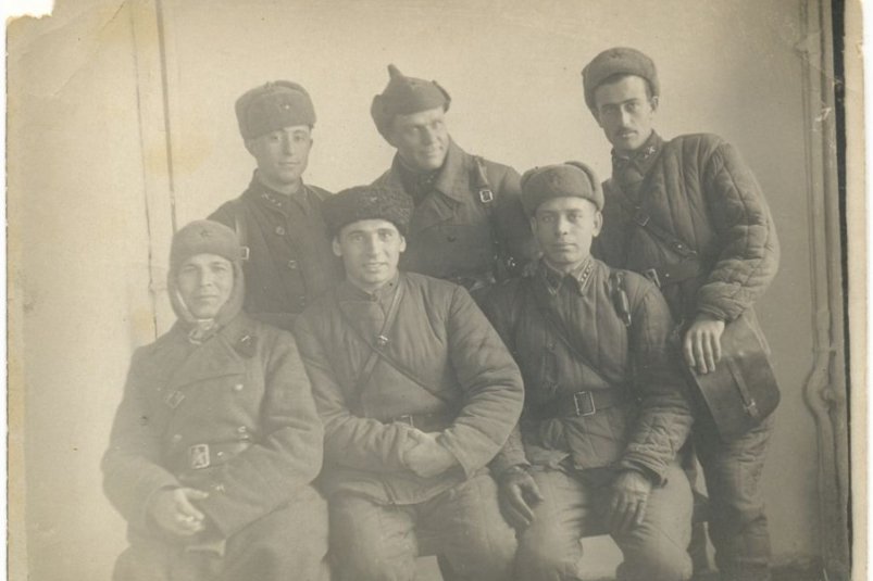 Командный состав 266 отд. дивизиона СИЗА, участвовавший в обороне и освобождении Ростовской области Ростовский областной музей краеведения