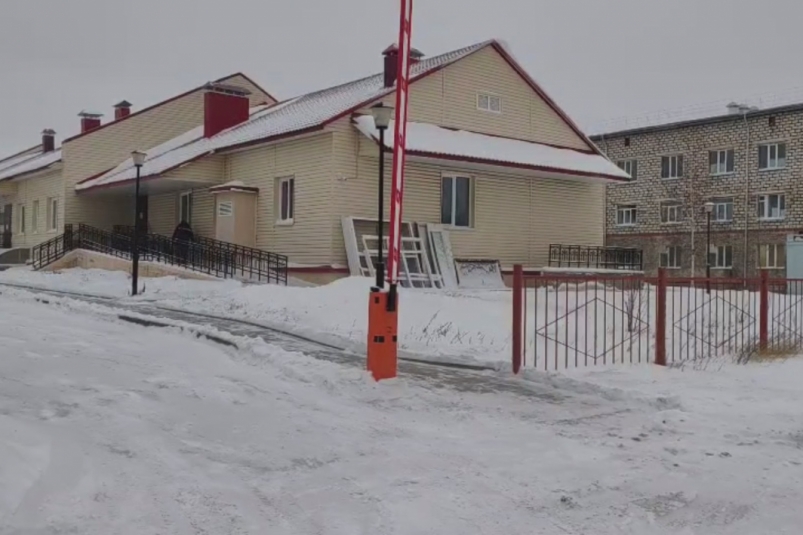 В Сеймчане завершается капремонт первого этажа основного корпуса райбольницы Источник