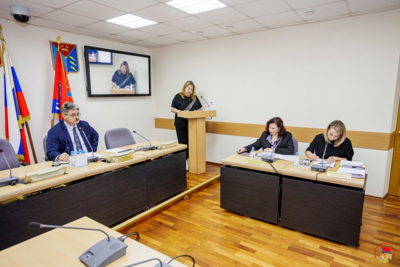 В Магаданской облдуме прошло заседание комитета по экономическому развитию Источник