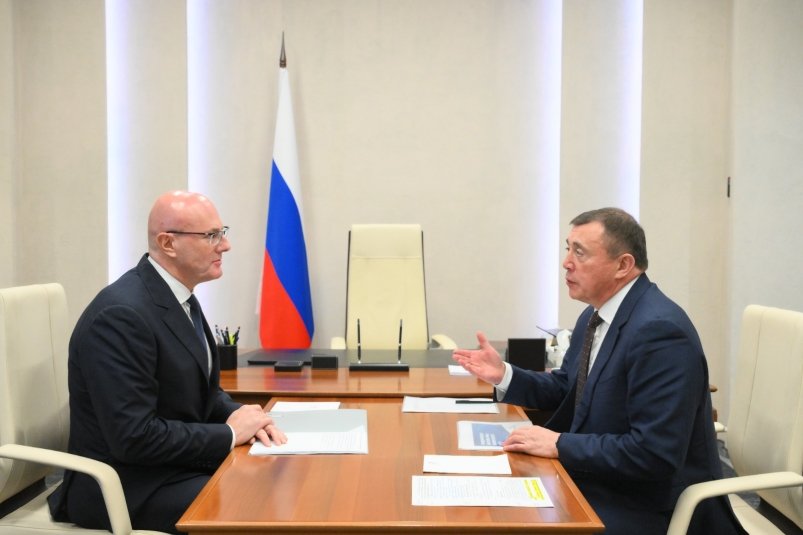 Дмитрий Чернышенко и Валерий Лимаренко пресс-служба правительства Сахалинской области