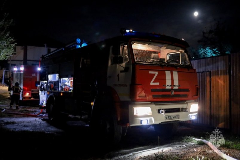 Техника МЧС на месте происшествия Соцсети МЧС Севастополя