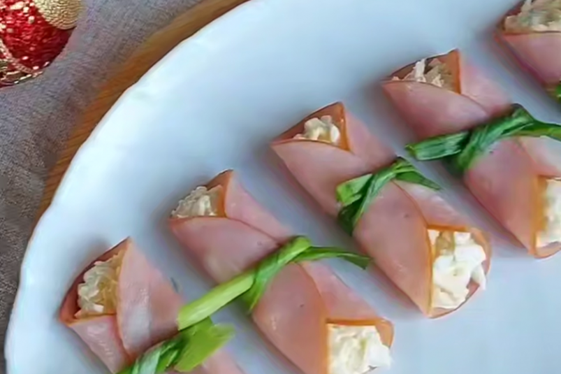 Праздничные мясные рулетики за 10 минут: гости будут в восторге - до гениальности просто телеграм-канал "Рецепты 🧑‍🍳| Десерты Супы Закуски" (12+). 