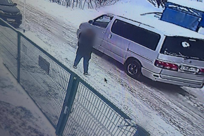 В Магадане оперативники уголовного розыска установили гражданина, причастного к противоправным действиям в отношении несовершеннолетней УМВД России по Магаданской области