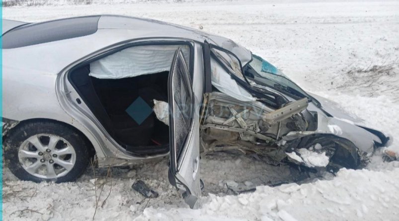 "Тойота" врезалась в крест на трассе "Байкал" телеграм-канал "Ариг Ус"