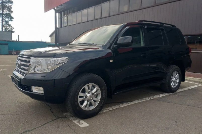 "Практически новый" Land Cruiser продают в Ангарске за 10,5 млн рублей Сайт бесплатных объявлений