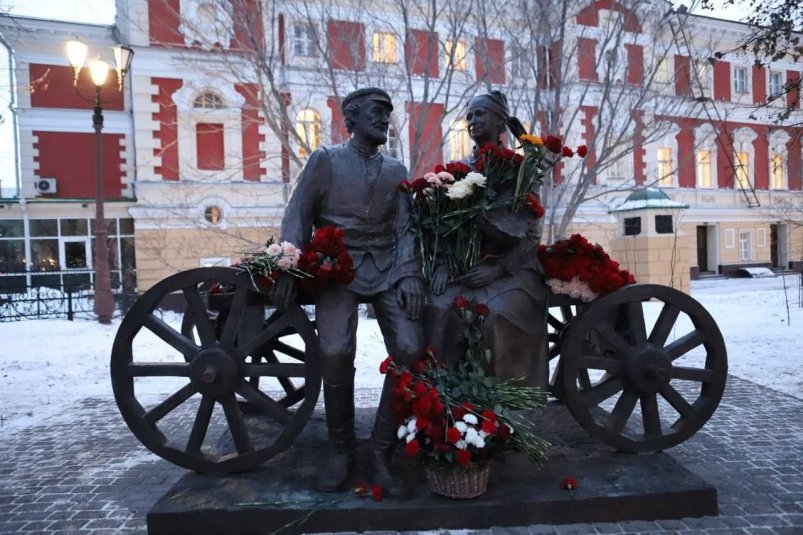 Открытие памятника народным артистам состоялось у Иркутского драмтеатра Пресс-служба администрации Иркутска
