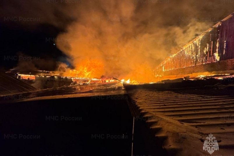 Пожар на мебельном производстве полностью потушили в Усолье-Сибирском Пресс-служба ГУ МЧС России по Иркутской области