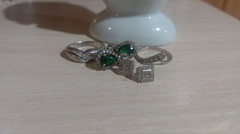 Чищу серебро этим средством - и украшения возвращают блеск: тёмный налёт исчезает мгновенно фото автора