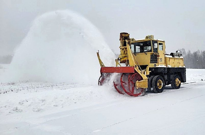 Два аэропорта в Хабаровском крае временно закрыли для очистки от снега АО "Хабаровские авиалинии"