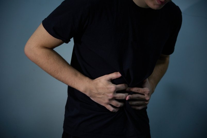 болит живот, боль Дмитрий Осипчук, ИА PrimaMedia.ru