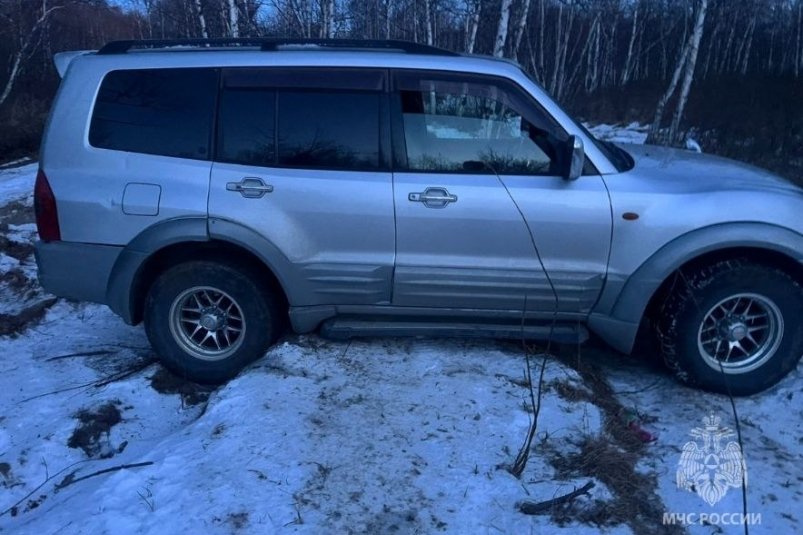 Камчатцы на внедорожнике застряли на лесной дороге пресс-служба ГУ МЧС России по Камчатскому краю