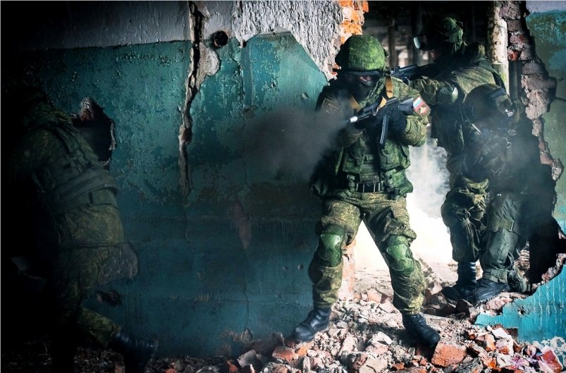 Штурм и захват зданий условного противника отработали сахалинские мотострелки пресс-служба Восточного военного округа