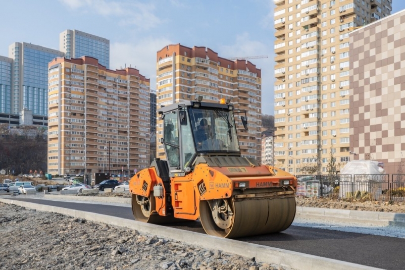 Строители обустраивают съезд и выезд на трассе Седанка – Патрокл в районе Зелёного Угла администрация Владивостока