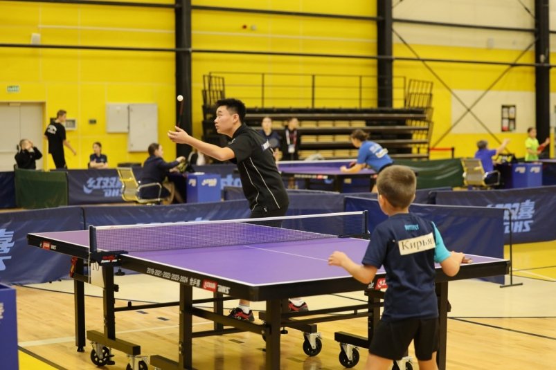 100 спортсменов из разных регионов страны соревнуются в настольном теннисе на Сахалине пресс-служба министерства спорта Сахалинской области