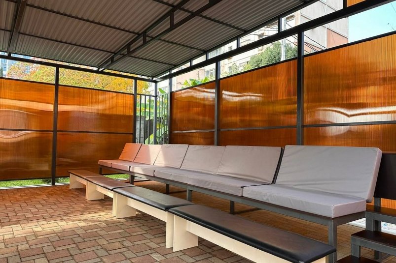 В школе Сочи открыли арт-зону для уроков на свежем воздухе пресс-служба администрации Сочи