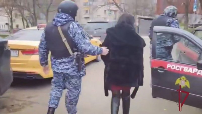 Буйная дама пыталась разворотить хостел в Москве Telegram-канал Росгвардии Москвы