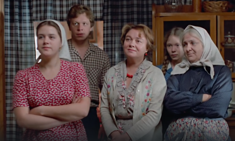 Ешкин кот! Узнаете, кто из героев "Любовь и голуби" говорил эти фразы? - ТЕСТ Кадр из фильма "Любовь и голуби" (12+)