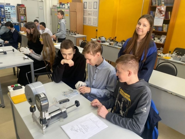 Минтруд меняет правила трудоустройства несовершеннолетних Пресс-служба правительства Хабаровского края