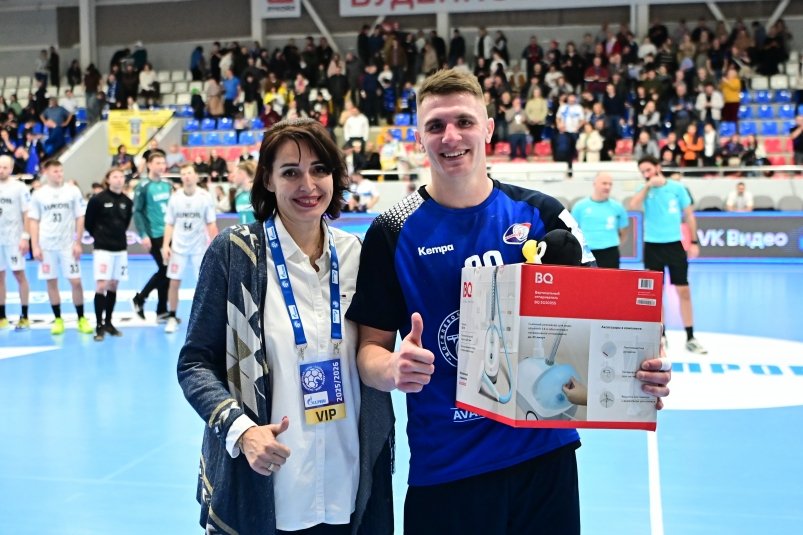 Отпариватели вручила лучшим гандболистам министра спорта Ставрополья ГК "Виктор"