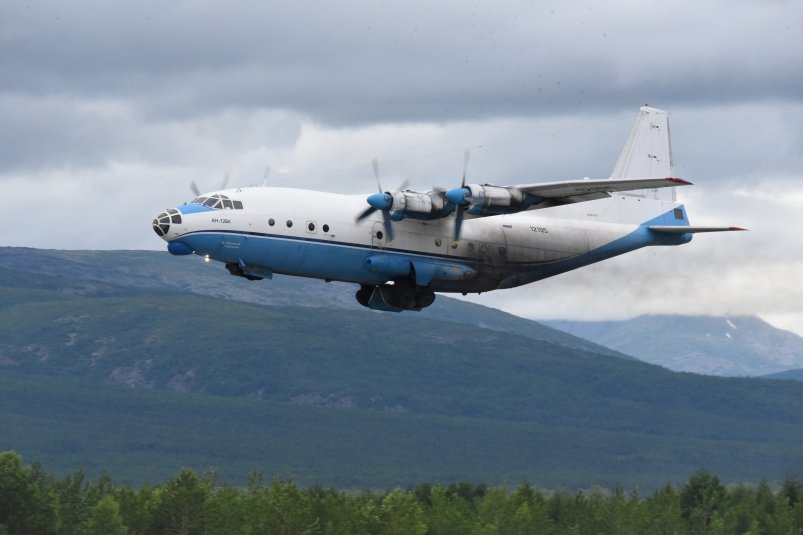 Ан-12 в аэропорту Сокол. Магадан Дмитрий Андреев, ИА MagadanMedia.ru