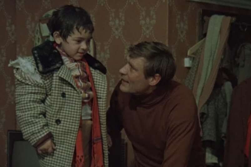 День сыновей: назовете фильм по семейным портретам? - ТЕСТ Кадр из фильма "Мужики!" (0+)