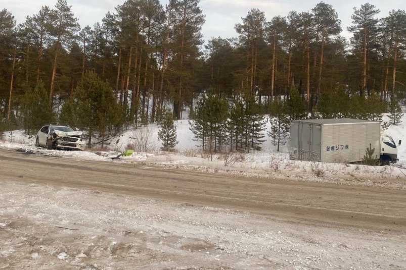 В Бурятии два человека и ребенок пострадали в лобовом ДТП ГИБДД по Бурятии