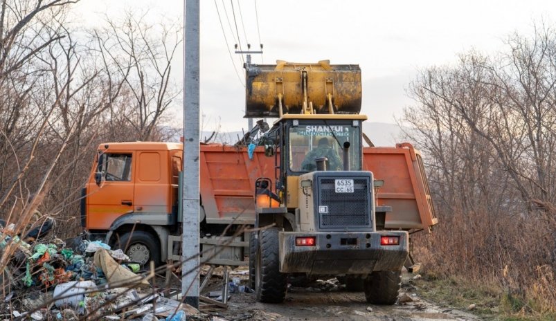 Уборка захламленной территории пресс-служба администрации Южно-Сахалинска