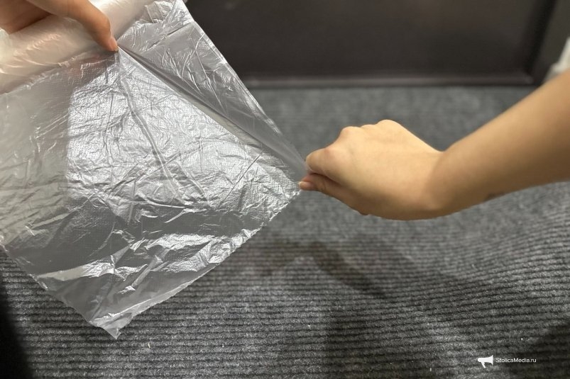 Клею это на порог - и по полу больше не тянет: дом теплый даже без обогревателя ИА StolicaMedia