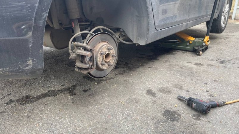 Как 1 действие с бутылкой защитит тормозные колодки от примерзания: работает до -40 ИА StolicaMedia