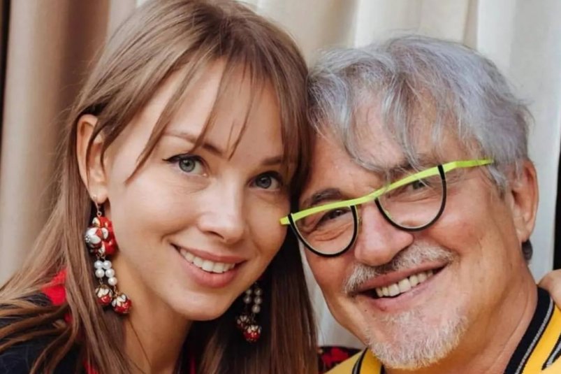 Дмитрий и Полина Дибровы Соцсети знаменитостей