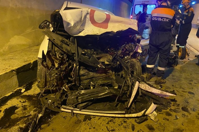 Погиб водитель "Тойоты" в лобовом ДТП под Сочи Пресс-служба МЧС Кубани