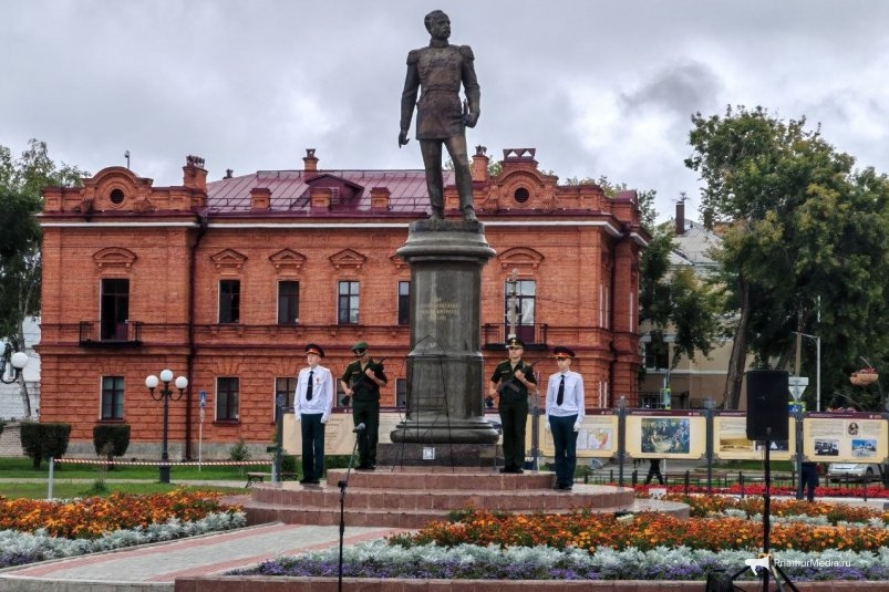 Памятник основателю города Н.Н. Муравьеву-Амурскому - одна из достопримечательностей Благовещенска Юлия Ожегова, ИА PriamurMedia